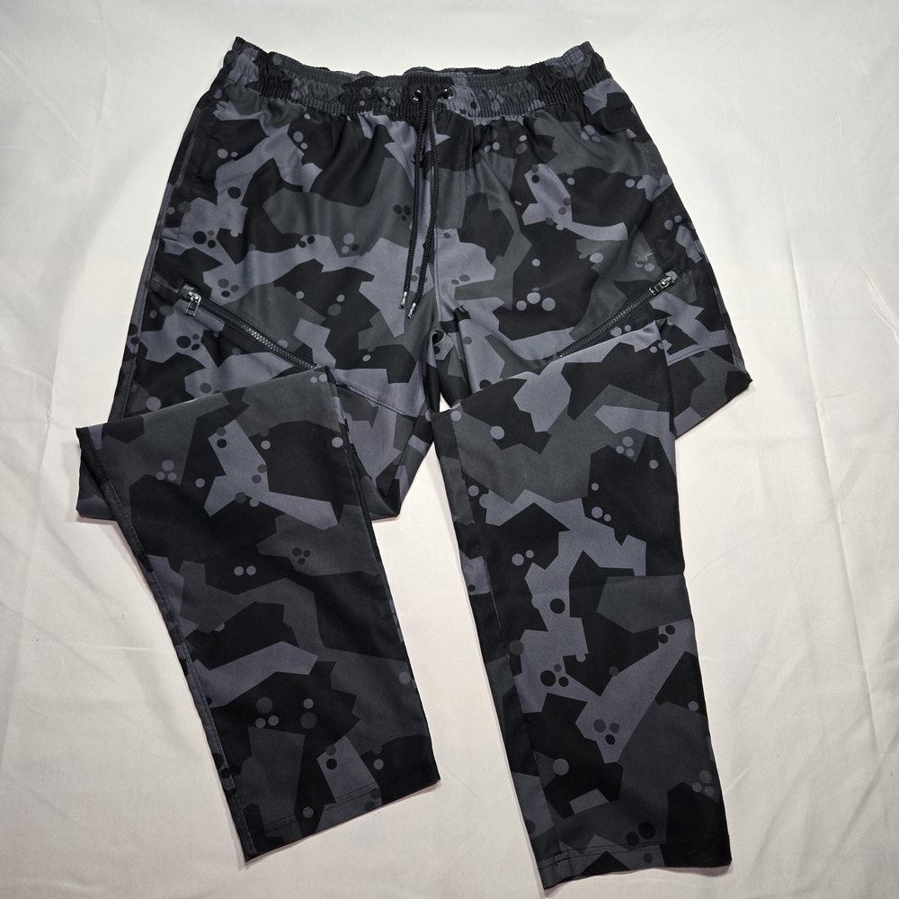 Under Armour Mens XL Loose Fit Elite Cargo Camo Tapered Pants Black/Grey